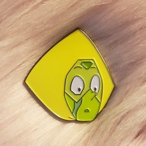 SOLD Peridot steven universe enamel pin